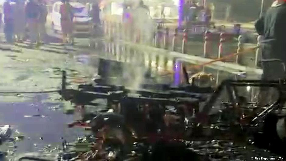 India: Car explodes in New Delhi, killing several people  DW  11/10/2025