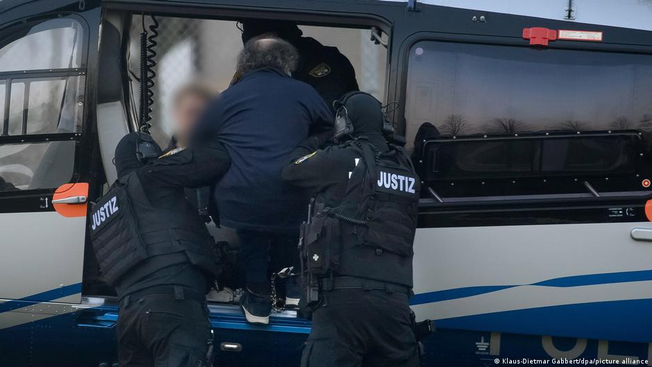 Suspect admits to driving car in Magdeburg market attack  DW  11/10/2025