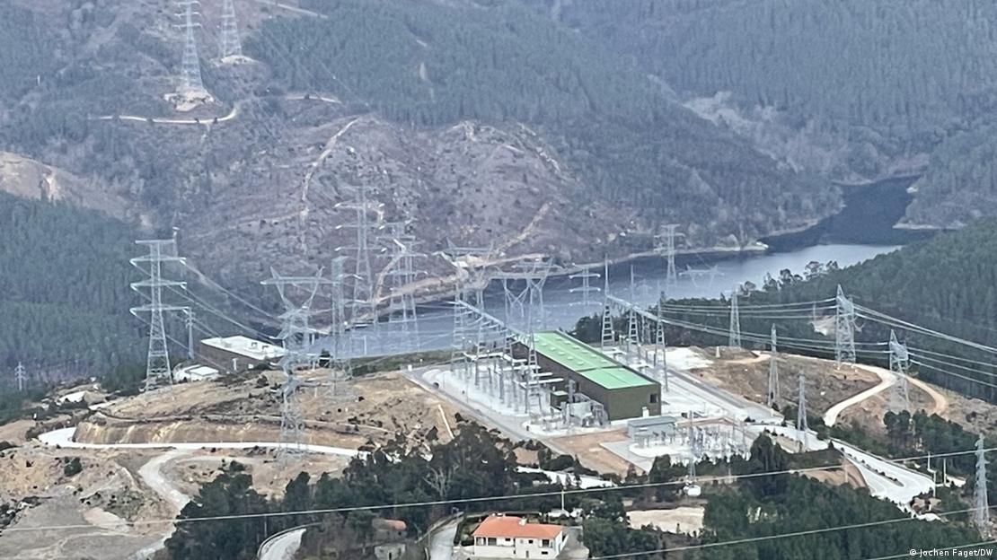 Ampliación de la red eléctrica para centros de datos.