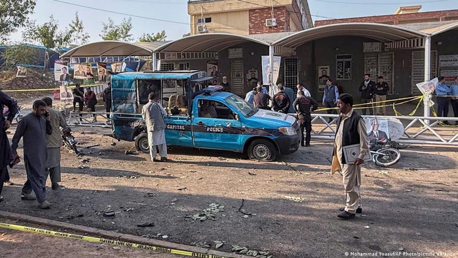 Islamabad bombing: Pakistan arrests 4, links to Afghan cell DW 11/14/2025