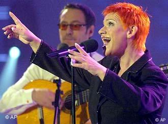 Let S Get Happy Goes To Eurovision Culture Arts Music And Lifestyle Reporting From Germany Dw 09 03 2003