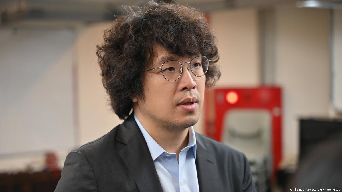  民进党提名现任立委沈伯洋参选台北市长，挑战国民党籍竞逐连任的蒋万安