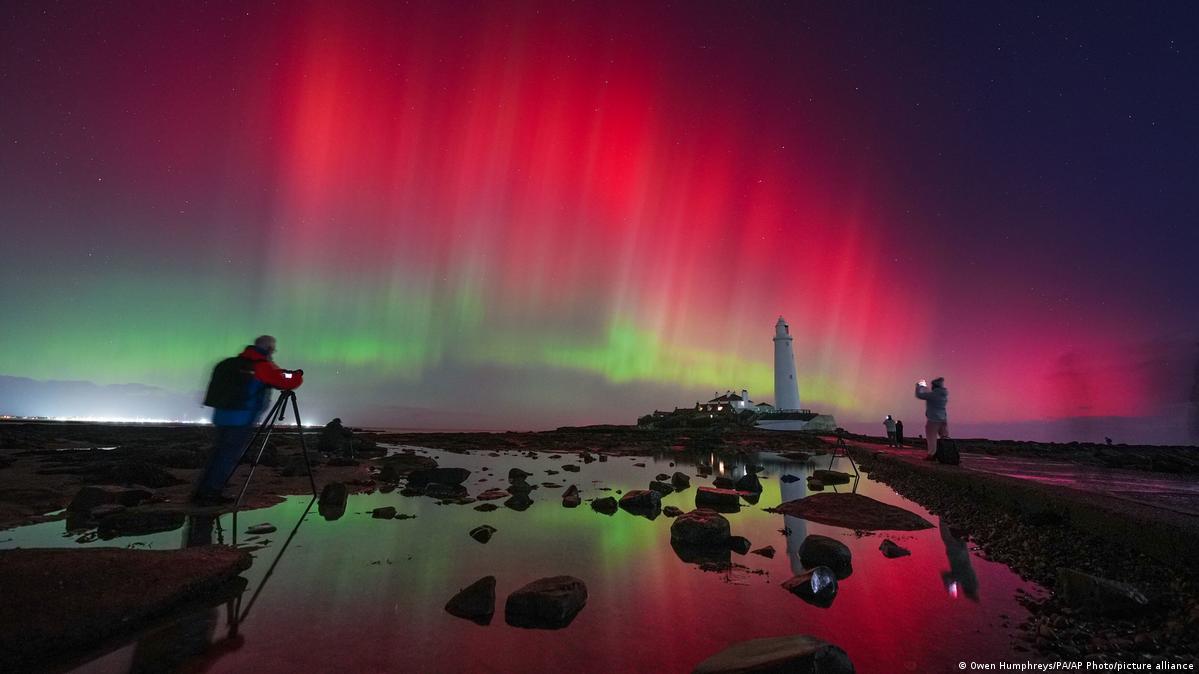 O mistério por trás das cores das auroras polares – DW – 22/12/2025, image size:1199x674