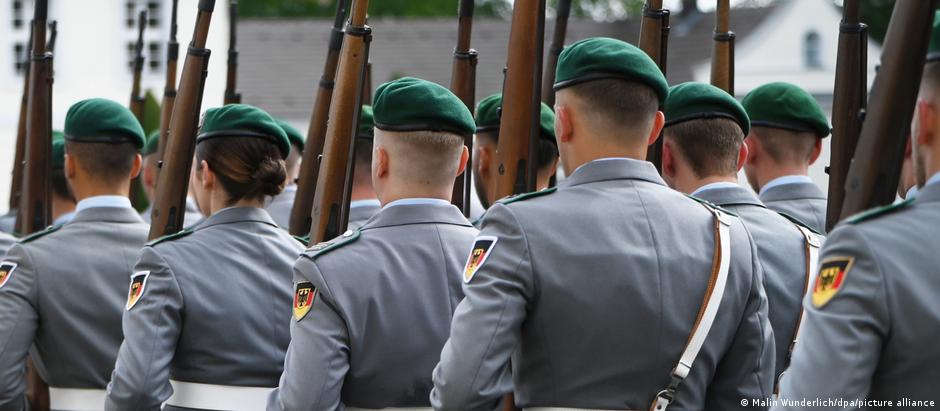 Foram registrados tanto casos em que membros da Bundeswehr teriam sido vítimas quanto aqueles em que foram acusados