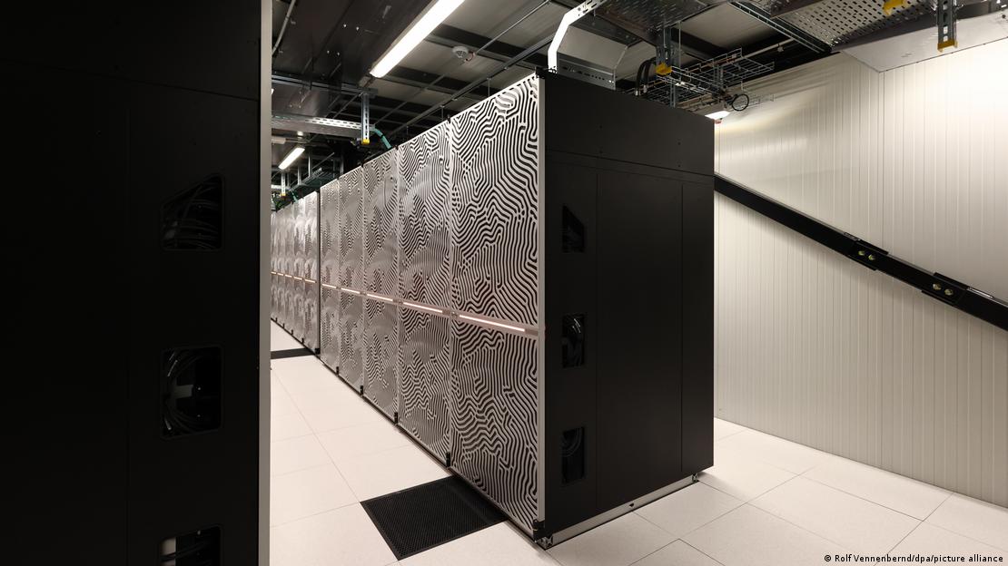 Avrupa'nın exascale denilen süper bilgisayarı Jupiter'in kasası 