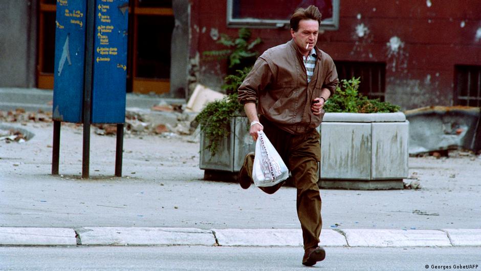 Istraga je pokrenuta nakon prijave italijanskog novinara i pisca Ezija Gavacenija, koji je milanskom tužilaštvu dostavio dokumenta i svedočenja prikupljena tokom višegodišnjeg istraživanja