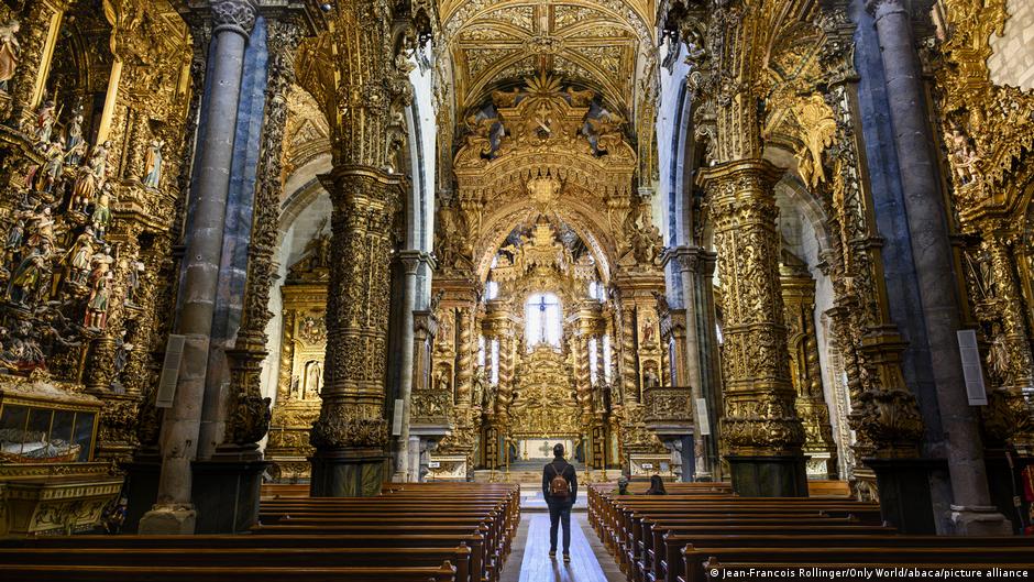 Može li previše zlata da bude previše? Unutrašnjost crkve Svetog Franje iz 18. veka u Portu koja se verovatno suočava s tim rizikom