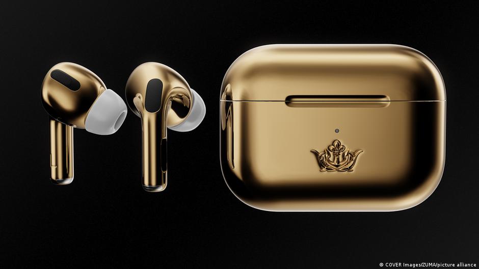 Elegantne ili bez ukusa? Zlatne slušalice od 18 karata ruske kompanije Kavijar, koštali su 2019. godine 67.700 američkih dolara