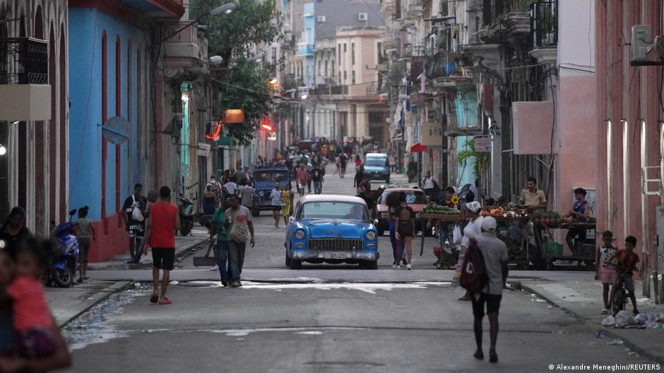 Cuba detiene a 10 panameños por "propaganda" contra gobierno
