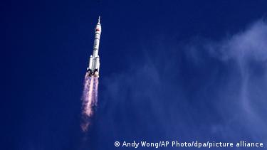 الصين، جيوتشوان 2025 ، انطلاق مهمة الفضاء شنتشو 20 من قاعدة الإطلاق الفضائية