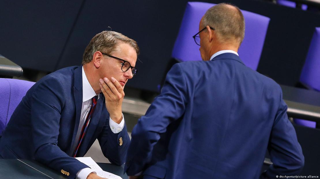 CDU Genel Sekreteri Carsten Linnemann ve Başbakan Friedrich Merz, Federal Meclis'te (arşiv)