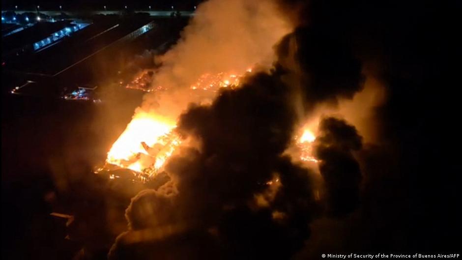 Argentina: 'Huge' explosions rocks industrial complex DW 11/15/2025