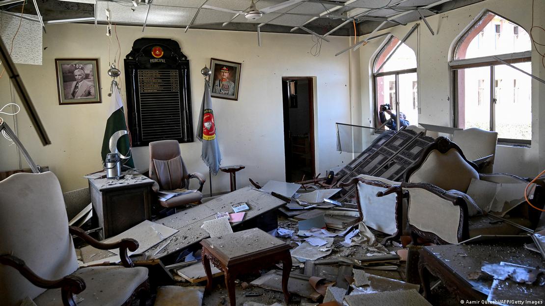 پاکستانی فوج کے مطابق اس نے تیرہ نومبر کو کیڈیٹ کالج وانا پر شدت پسندوں کے ایک بڑے حملے کو پسپا کر دیا 