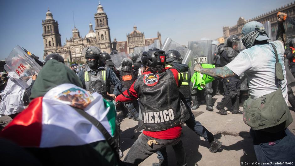Ausschreitungen-bei-Gen-Z-Protesten-in-Mexiko-Stadt