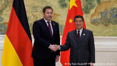 Deutschlands Vizekanzler Lars Klingbeil plädiert im Rahmen seiner China-Reise für einen fairen marktwirtschaftlichen Wettbewerb zwischen den beiden Ländern