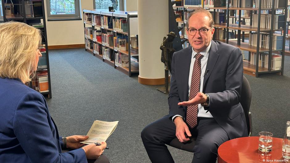 Savezni ministar unutrašnjih poslova Aleksandar Dobrint (CSU) za DW: Vidim da se krećemo ka rešenju