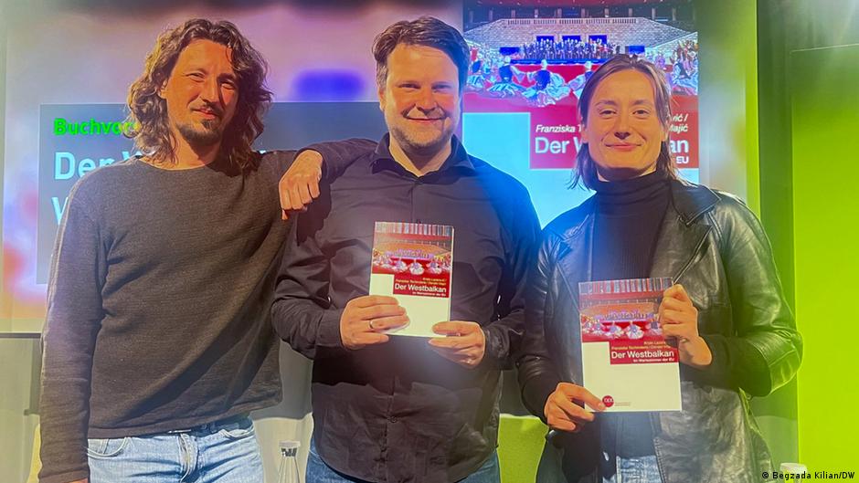 Danijel Majić, Krsto Lazarević i Franciska Činderle, autori knjige „Zapadni Balkan u čekaonici EU“