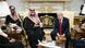 El presidente Donald Trump (der.) y el príncipe heredero saudita, Mohamed bin Salmán, en el Salón Oval de la Casa Blanca el martes (18.11.2025). El presidente Donald Trump (der.) y el príncipe heredero saudita, Mohamed bin Salmán, en el Salón Oval de la Casa Blanca el martes (18.11.2025).