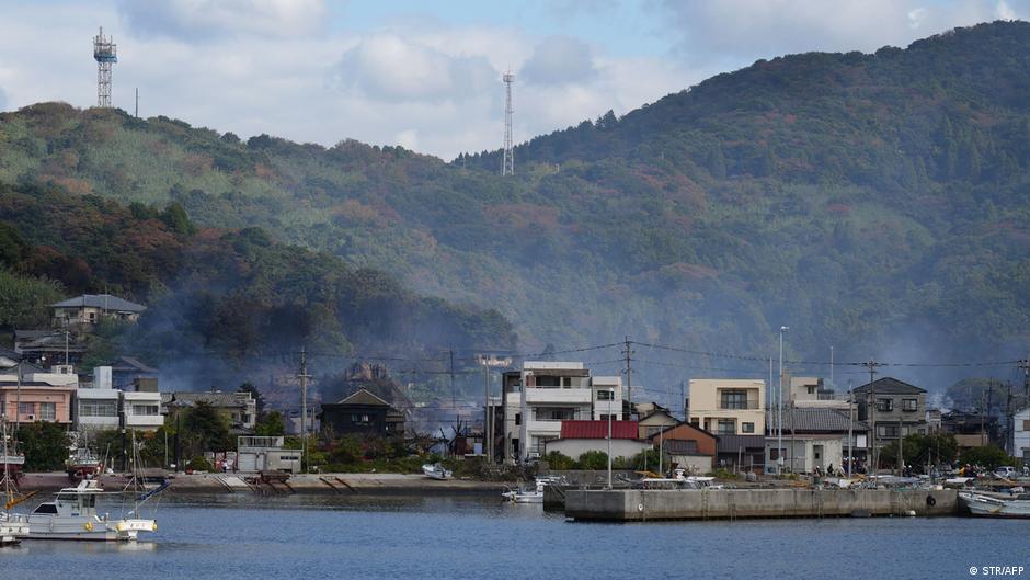 Japan: Fire forces 170 buildings to evacuate, one missing  DW  11/19/2025