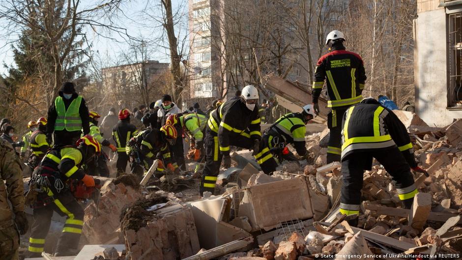 Нобелівські лауреати закликали до припинення вогню – DW – 01.12.2025