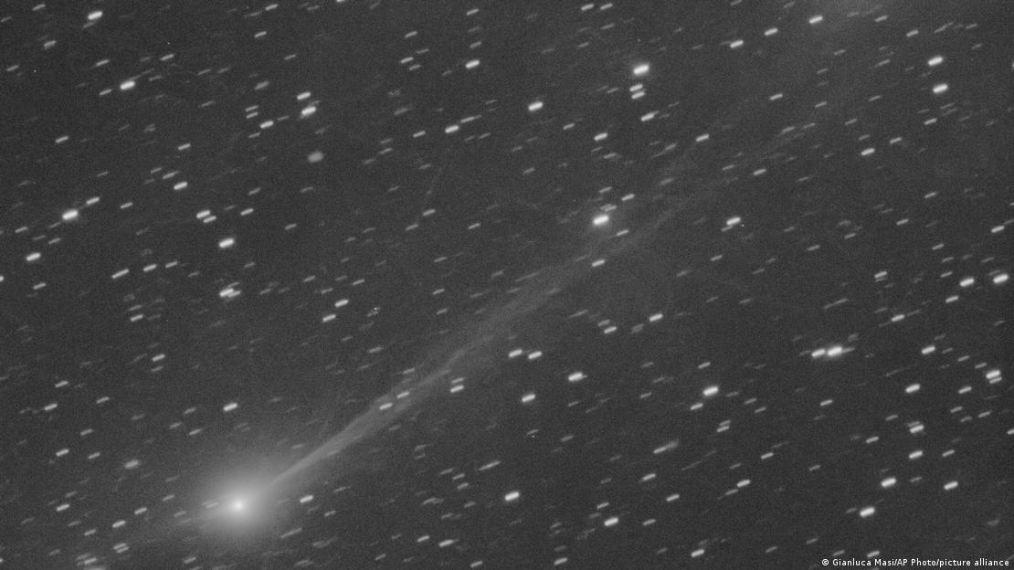 El visitante interestelar 3I/ATLAS fotografiado desde Manciano, Italia, mientras viajaba a 190 millones de millas de distancia. El visitante interestelar 3I/ATLAS fotografiado desde Manciano, Italia, mientras viajaba a 190 millones de millas de distancia.