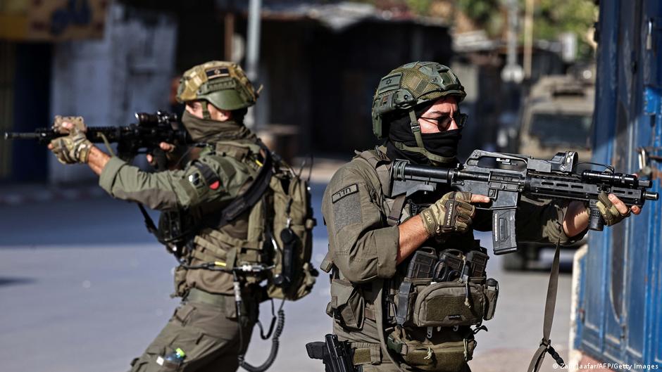 Israel begins West Bank operation amid settlement expansion  DW  11/26/2025