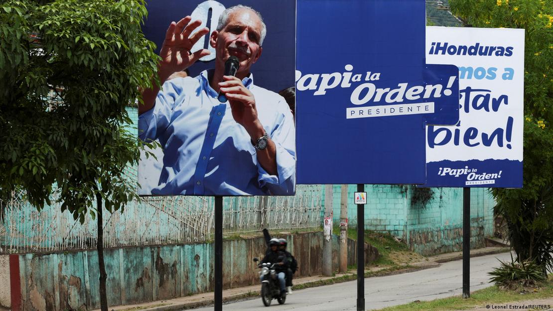 Una valla de la campaña publicitaria de Nasry Asfura, del tradicional Partido Nacional.