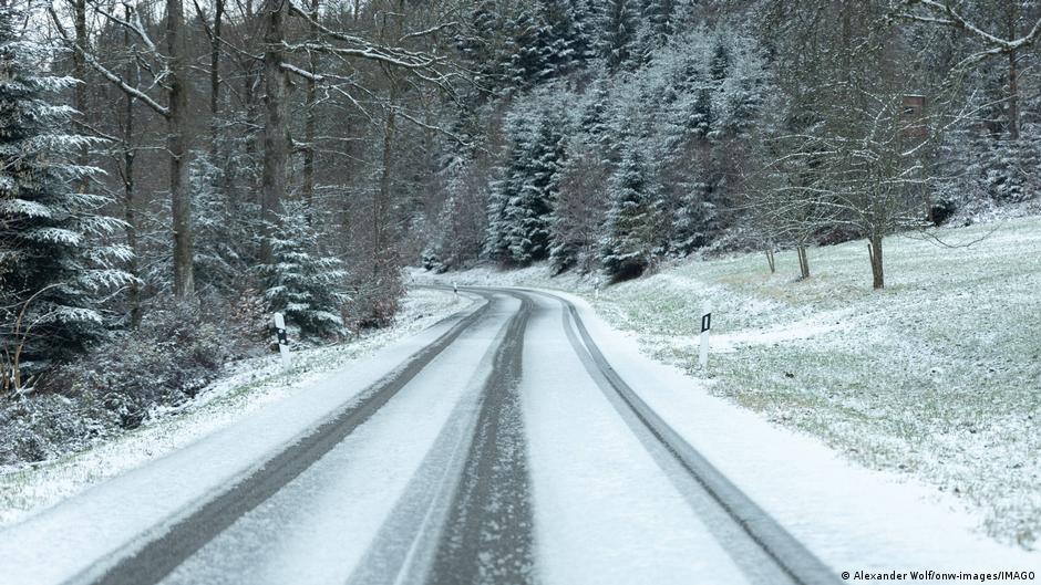Niemcy. Ślisko na drogach – przestrzegają meteorolodzy