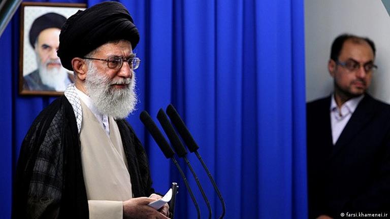 علی خامنه‌ای و وحید حقانیان