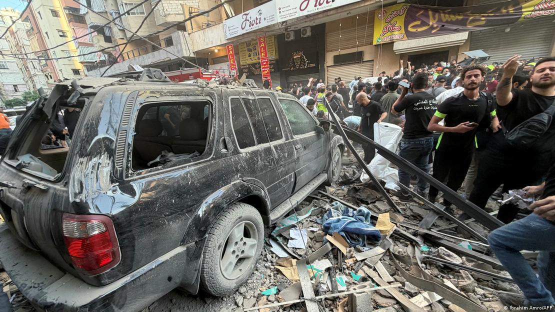Carro destruído em Beirute após ataque