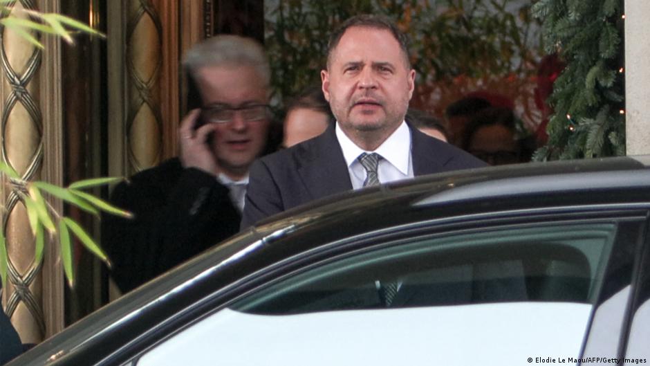 Zelenskyy ally Andriy Yermak resigns amid corruption probe DW 11/28/2025