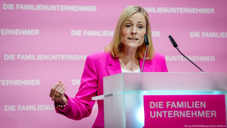 Vlasnici firmi traže da Bundestag otkaže ljetnju pauzu
