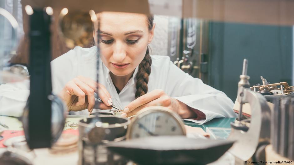 Менопауза. Як гормональні зміни в жінок б'ють по економіці