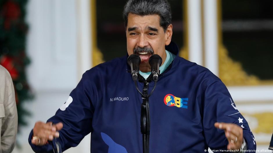 Maduro confirma plática "en tono de respeto" con Trump