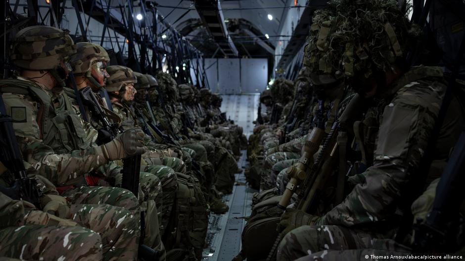 Frankreich-will-Jugend-zur-Armee-locken