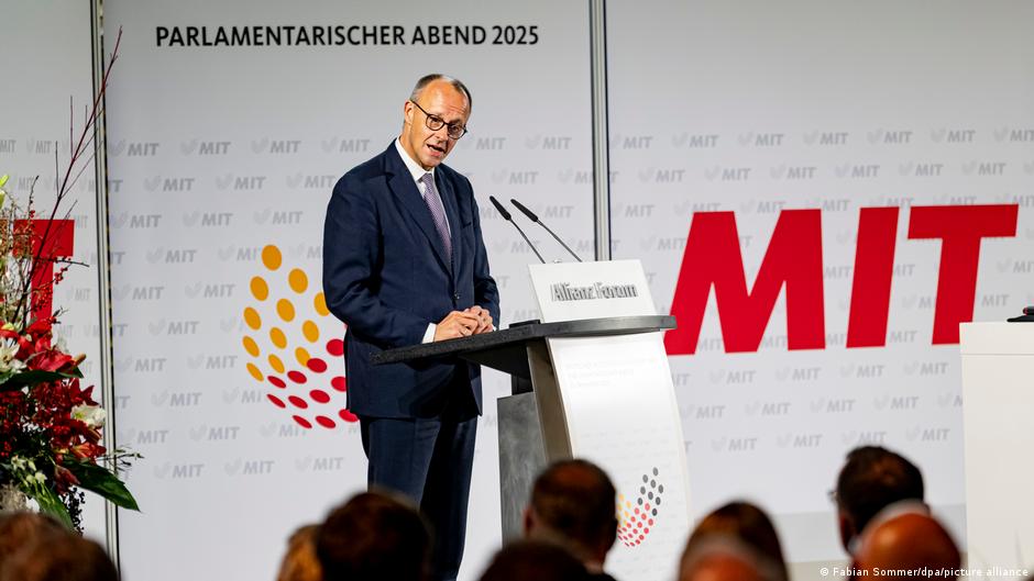 Народу України вручили Німецьку премію середнього бізнесу – DW – 25.11.2025