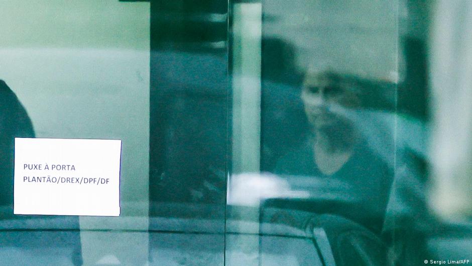 Brazil: Ex-President Bolsonaro to remain jailed at police HQ – DW – 11/25/2025