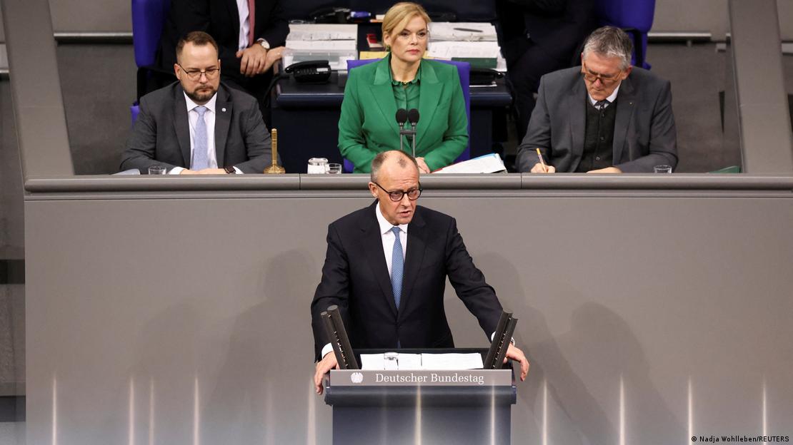 Ο καγκελάριος Φρίντριχ Μερτς στο βήμα της γερμανικής Βουλής Ο καγκελάριος Φρίντριχ Μερτς στο βήμα της γερμανικής Βουλής