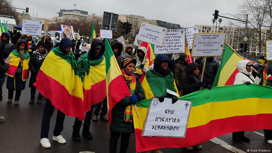 አዉሮጳ የሚኖሩ ኢትዮጵያዉን፣ ኢትዮጵያ ዉስጥ «ይፈፀማል» ያሉትን ግድያ በሠልፍ አወገዙ