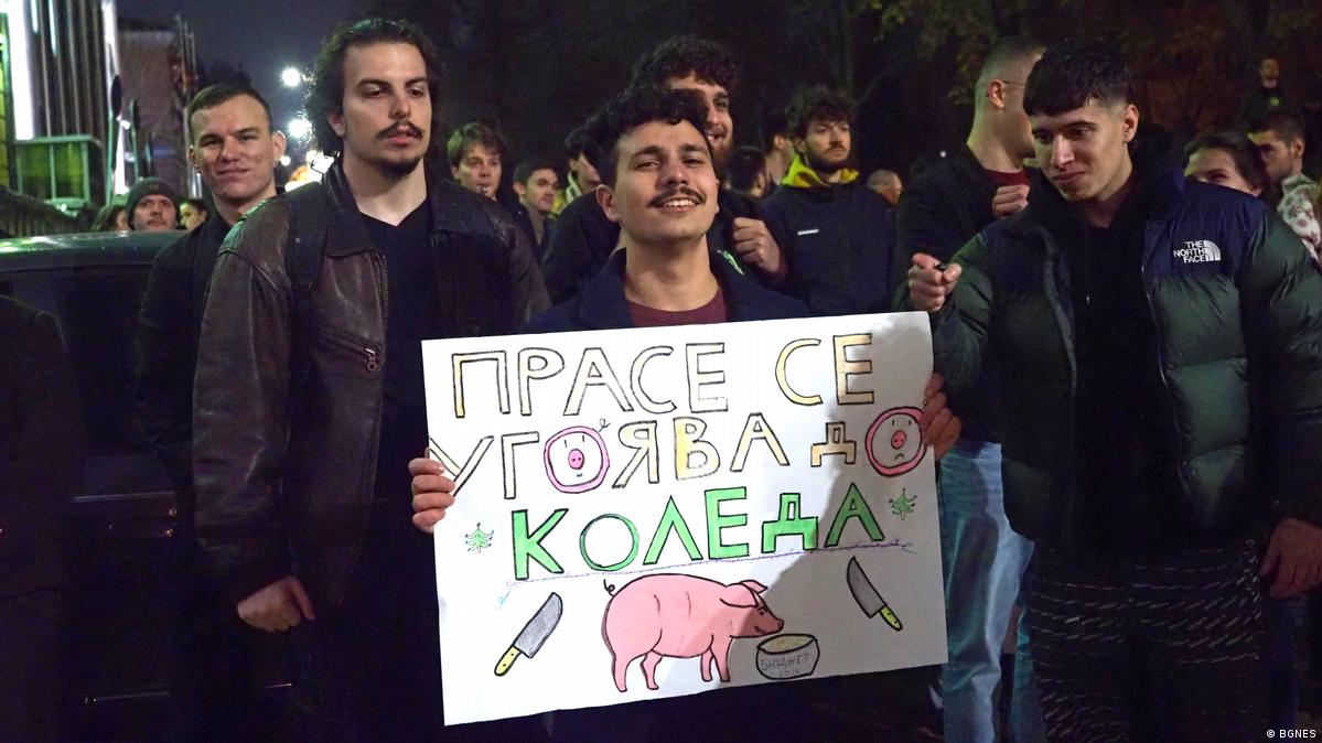 Многохилядната демонстрация се проведе в знак на протест срещу бюджет 2026.