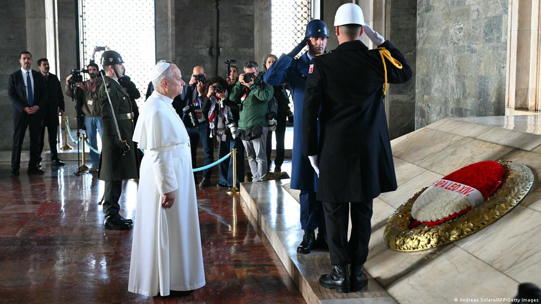 El papa León XIV en el Mausoleo de Atatürk, en Ankara. (26.11.2025).