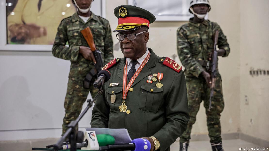Guiné-Bissau Bissau 2025 | Posse do General Horta N'Tam como líder transitório Guiné-Bissau Bissau 2025 | Posse do General Horta N'Tam como líder transitório