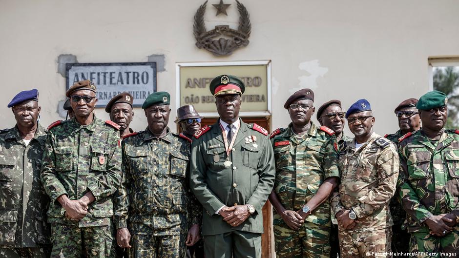 Nach-Putsch-in-Guinea-Bissau-Milit-r-setzt-Pr-sidenten-ab