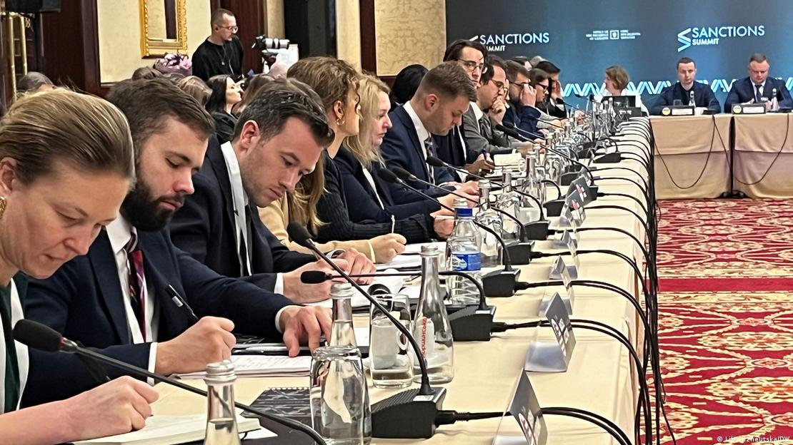 Участники так называемого “санкционного саммита” в Киеве Участники так называемого “санкционного саммита” в Киеве