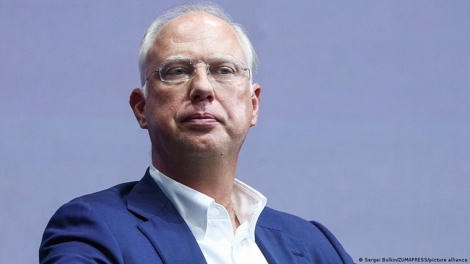 В Кремлі відповіли насмішками на слова Мерца про ігри США – DW – 05.12.2025