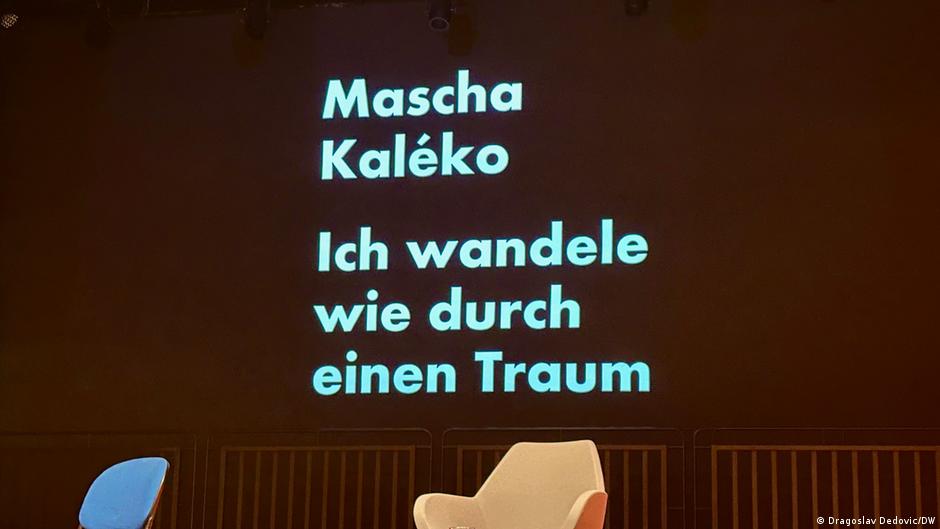 Stolice tokom pauze na bini čekaju učesnike