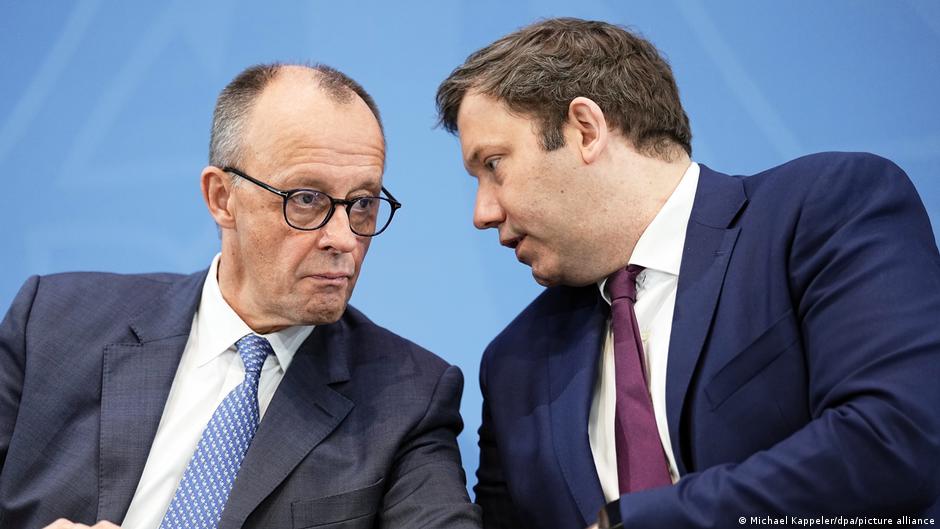 Nizak je nivo onih koji odobravaju politiku kancelara Merca (levo) i vicekancelara Klingbajla