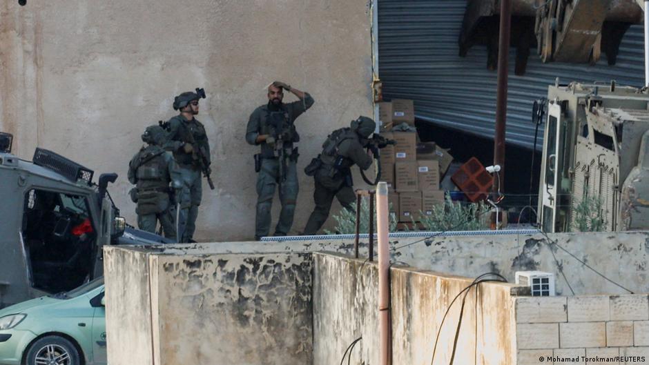 Outrage over killing of two unarmed Palestinians in Jenin – DW – 11