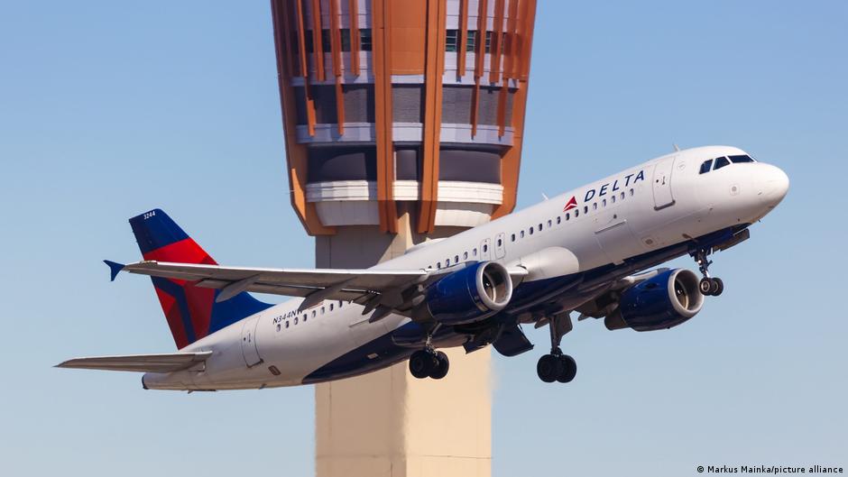 Airbus orders software changes to widely used A320 fleet, may disrupt flights