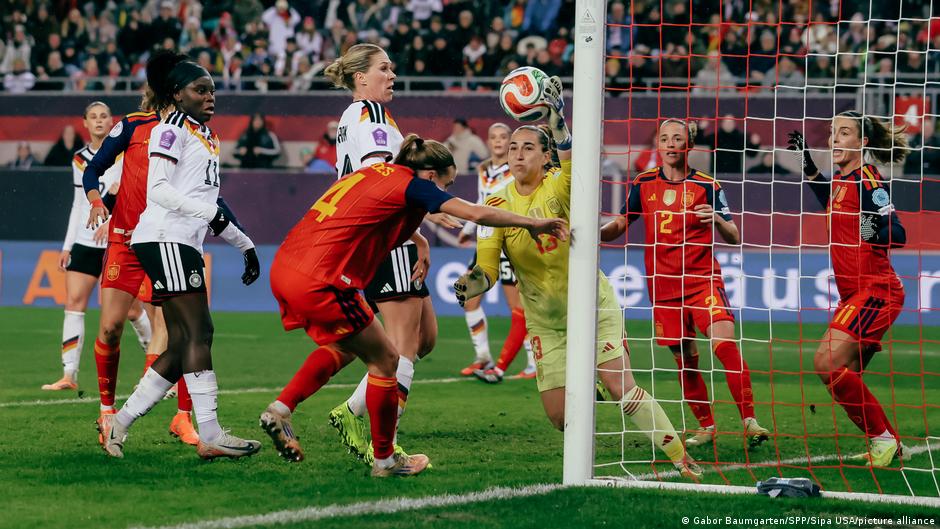 Germany dominate Spain, but miss chance to win